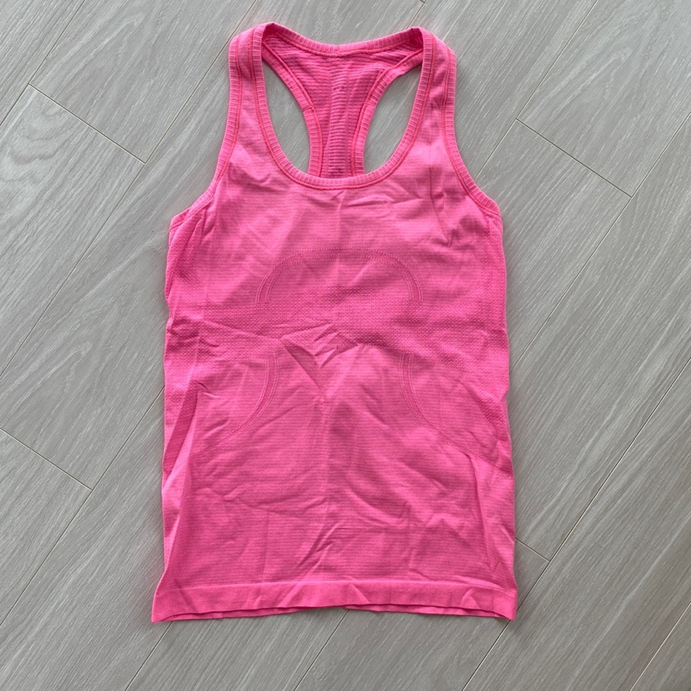 Lululemon pink tank top